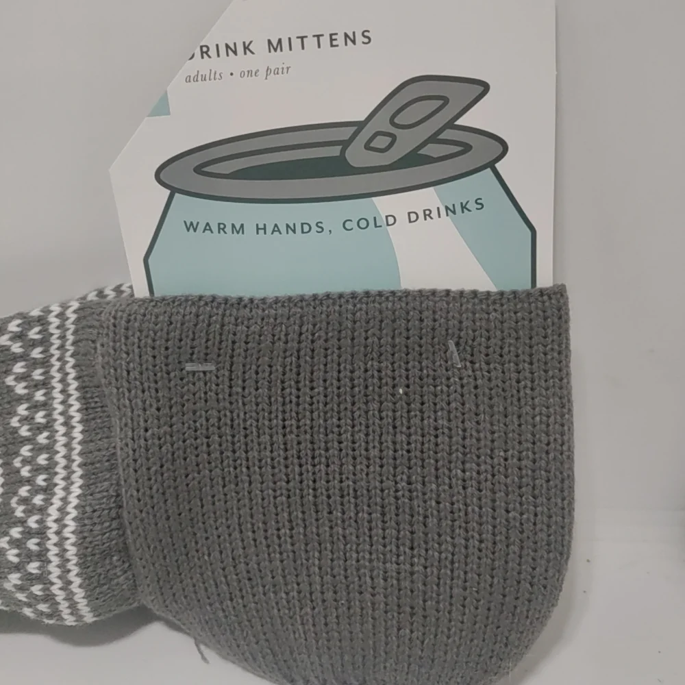Women's Drink Mittens Adult Size New With Tags.